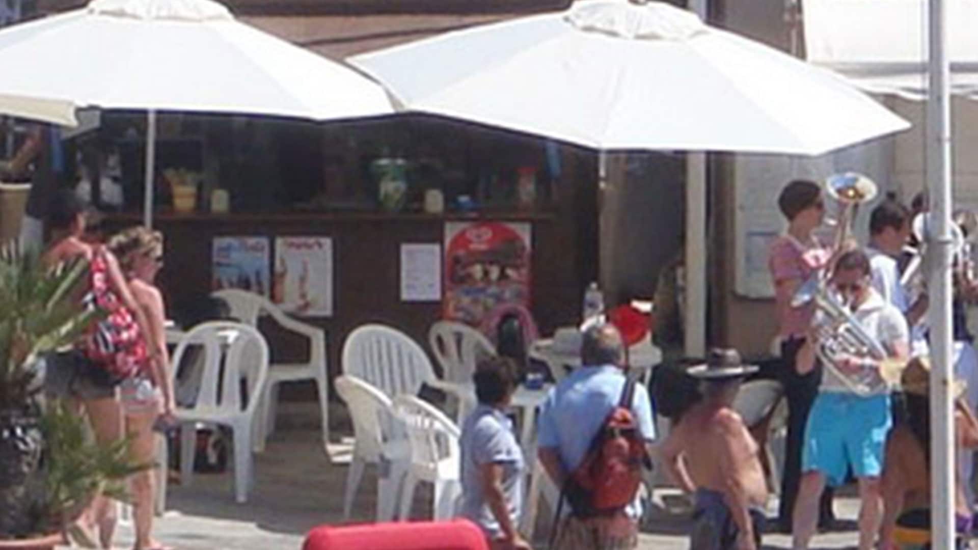ile-naturiste-du-levant-buvette-20220219-001