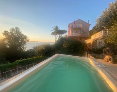 « Pramousquier » 2 pers 66m2 terrasse vue mer tout renové pour le 1er Avril