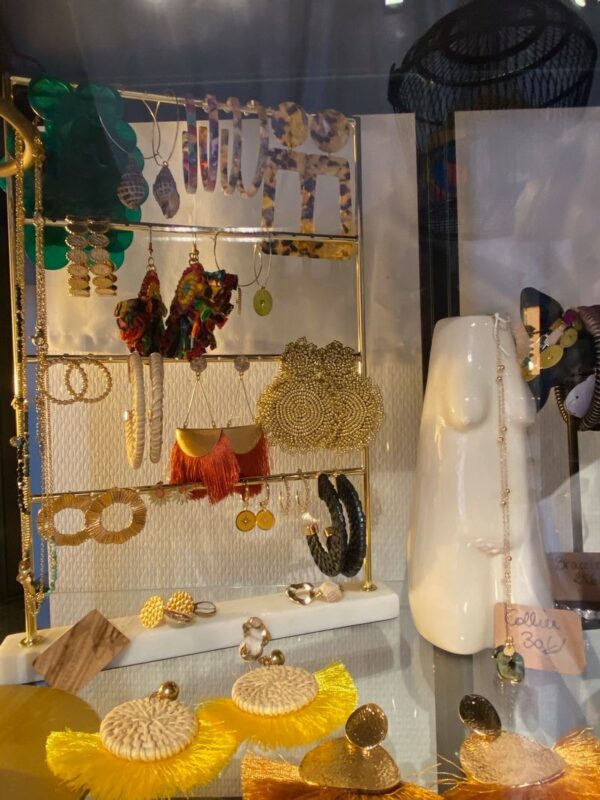 ile-naturiste-du-levant-boutique-de-julie-20220219-03